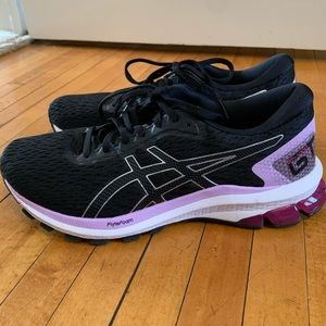 Asics Women’s Running Shoes GT-1000 - Size 9